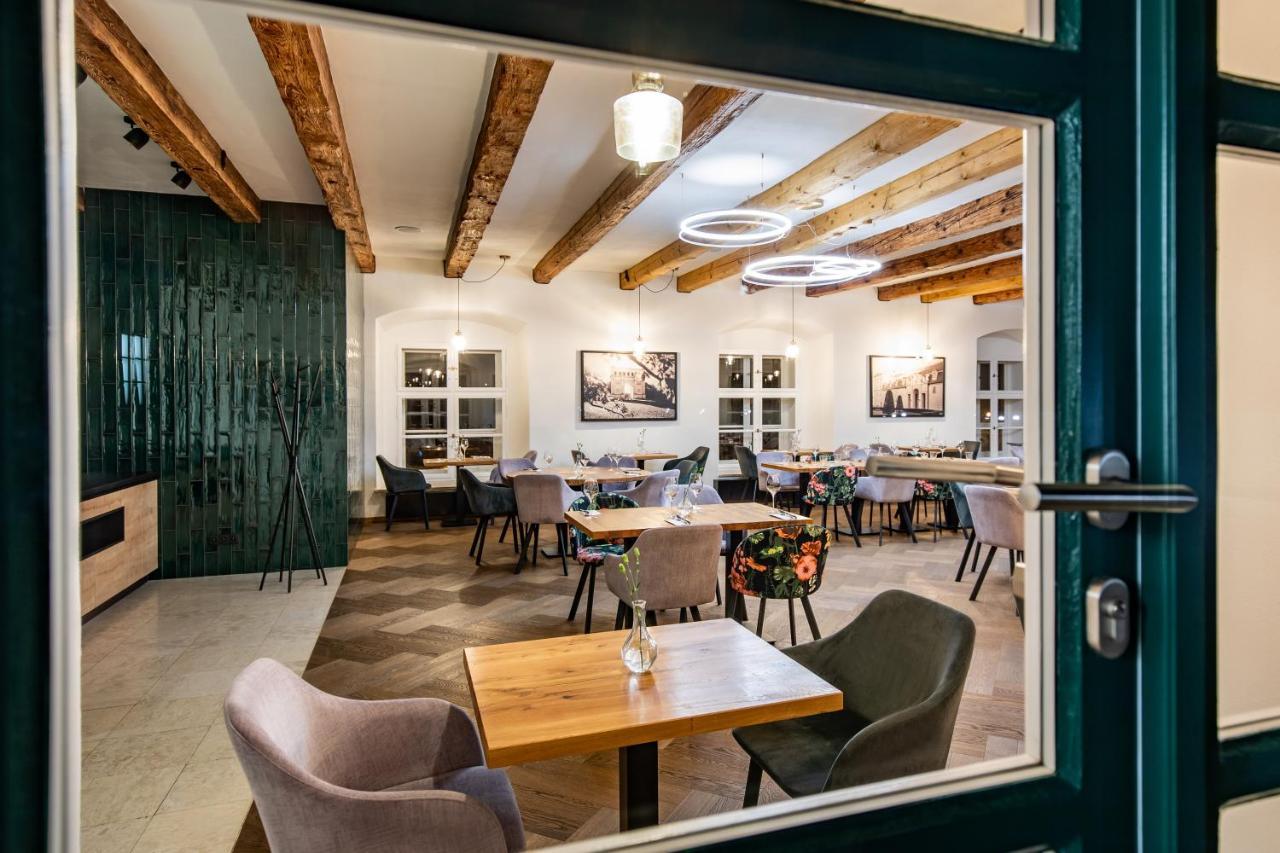 Zamecky Hotel Anton Florian Валтис Екстериор снимка