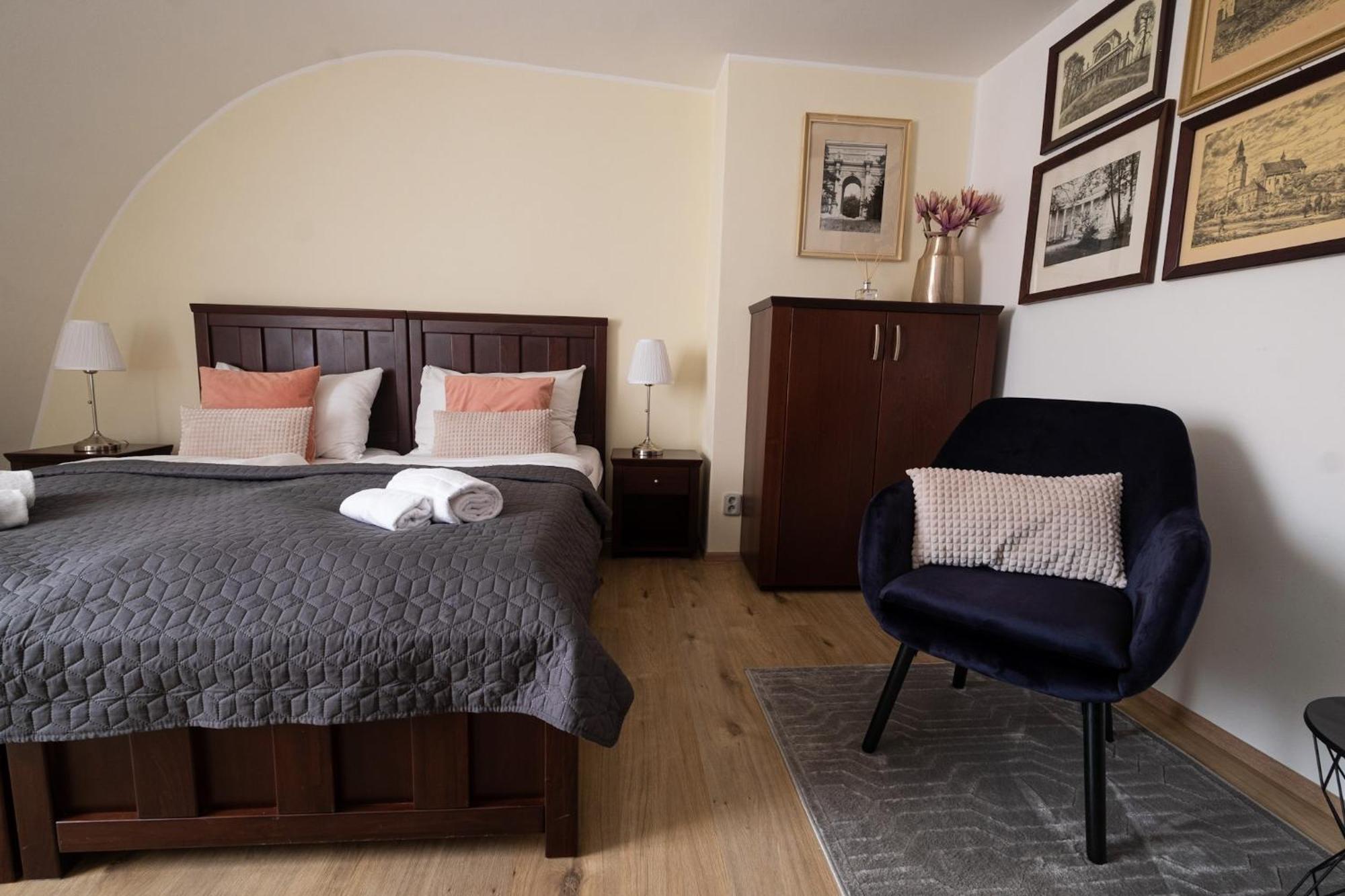 Zamecky Hotel Anton Florian Валтис Екстериор снимка