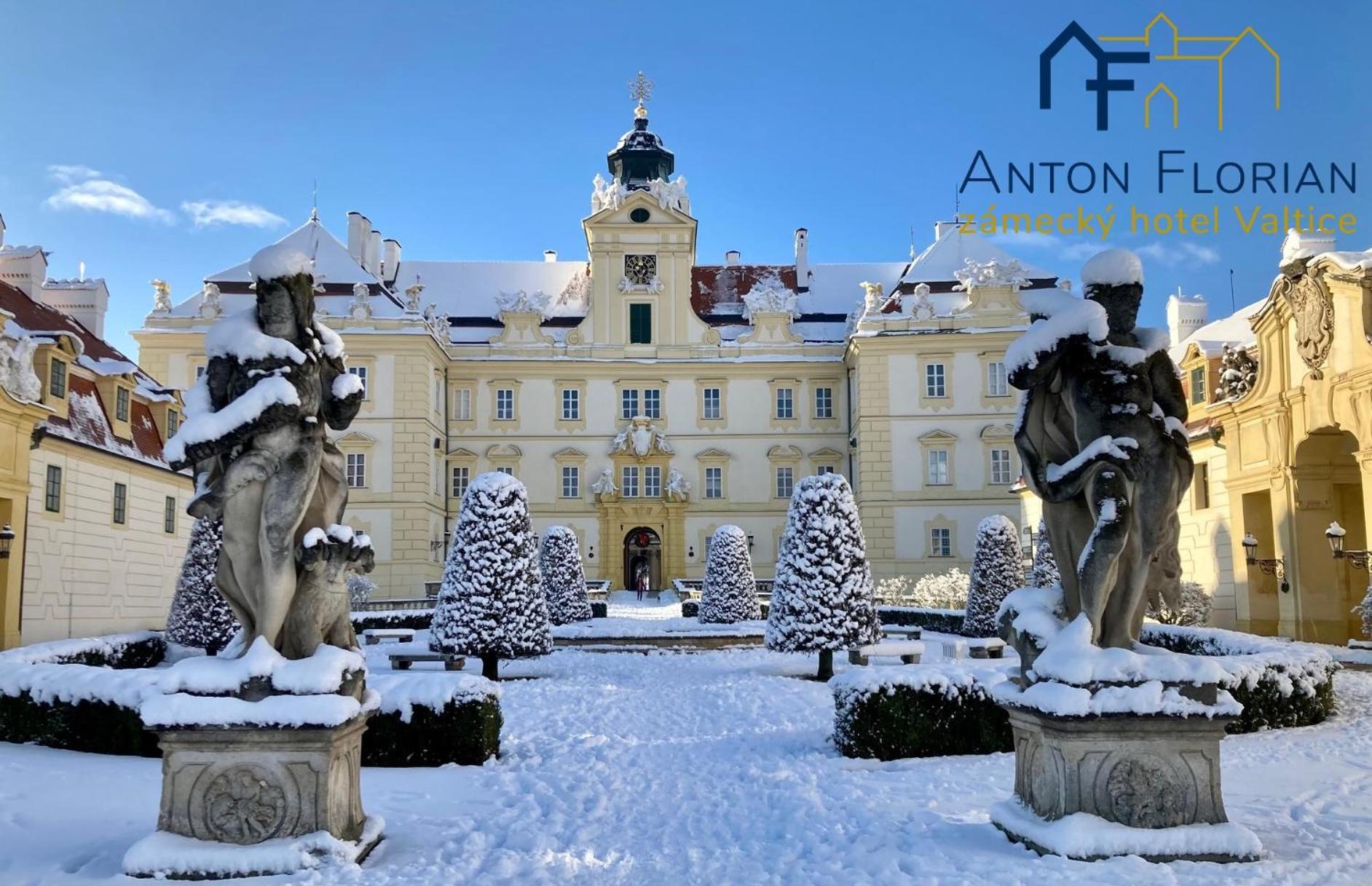Zamecky Hotel Anton Florian Валтис Екстериор снимка